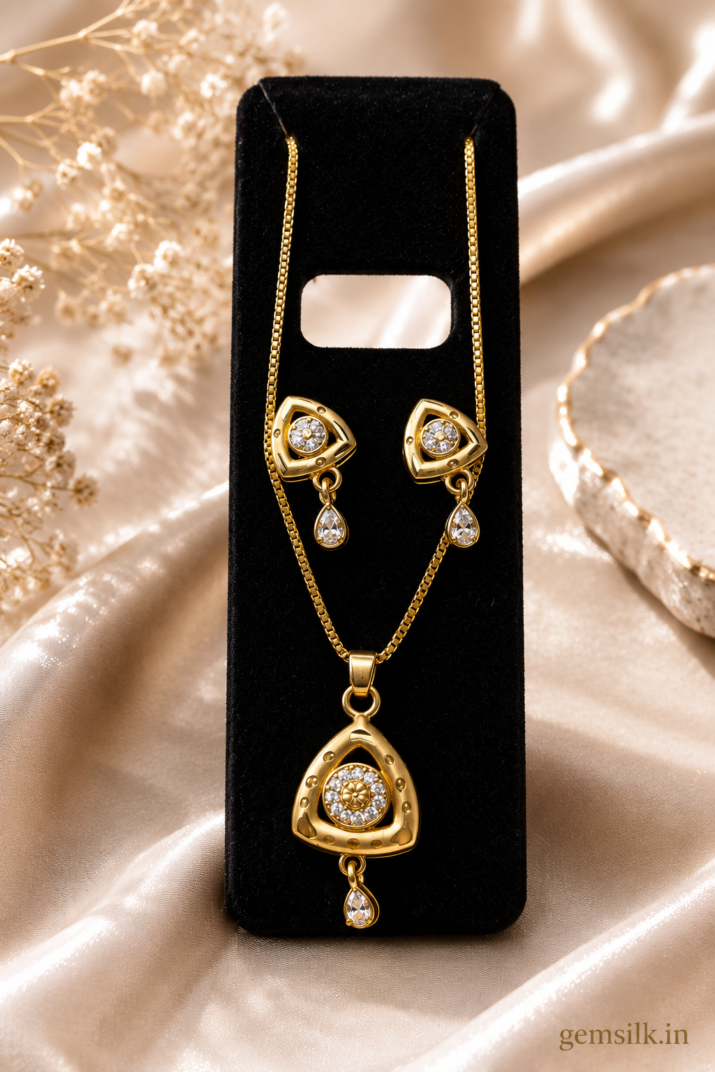 Gold Plated Geometric Pendant Necklace Set for Women | GEMSILK